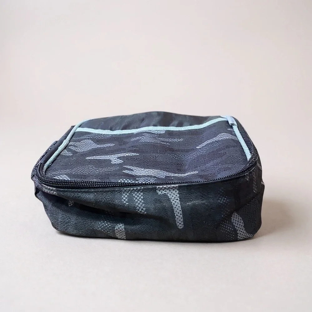 Camouflage Black and Gray Zippered Lunch Bag